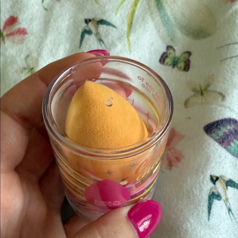 New! Beautyblender color changing New in Box Beauty Sponge Blender